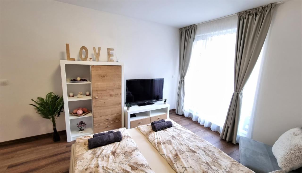 Luxury Quiet Apartment In The City Center Пловдив Екстериор снимка