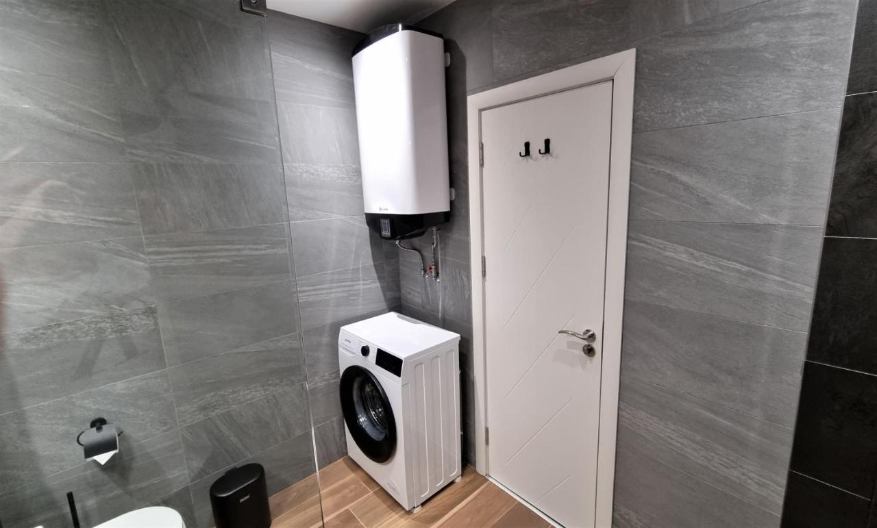 Luxury Quiet Apartment In The City Center Пловдив Екстериор снимка