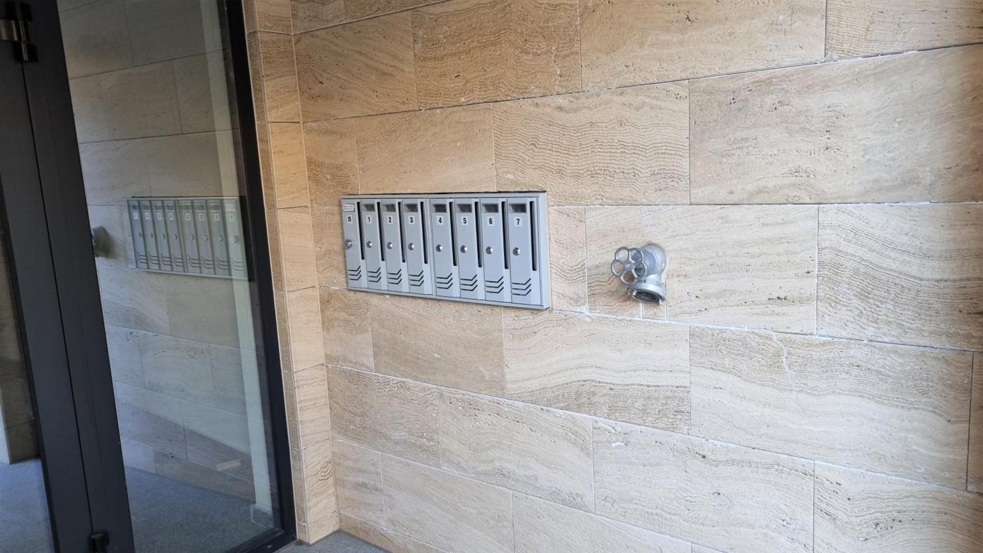 Luxury Quiet Apartment In The City Center Пловдив Екстериор снимка