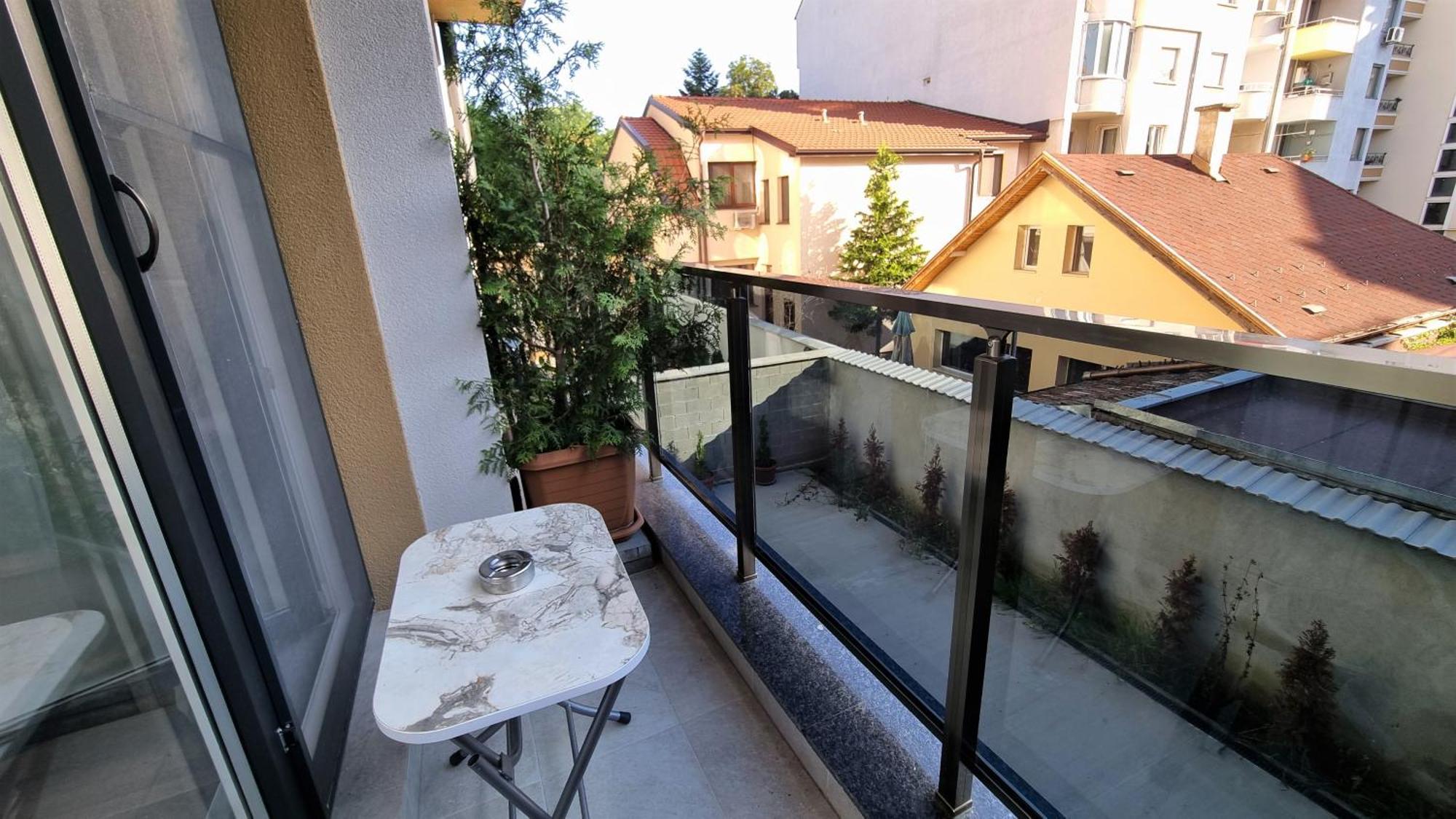 Luxury Quiet Apartment In The City Center Пловдив Екстериор снимка